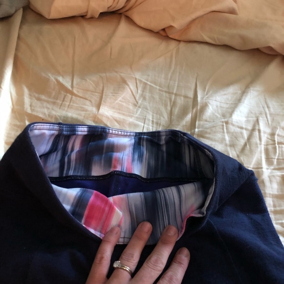 Lululemon crops - Picture 3 of 4